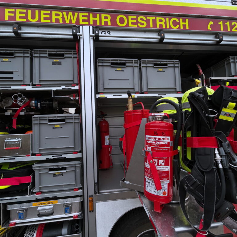 12/2025 Brennt Frachtschiff auf dem Rhein